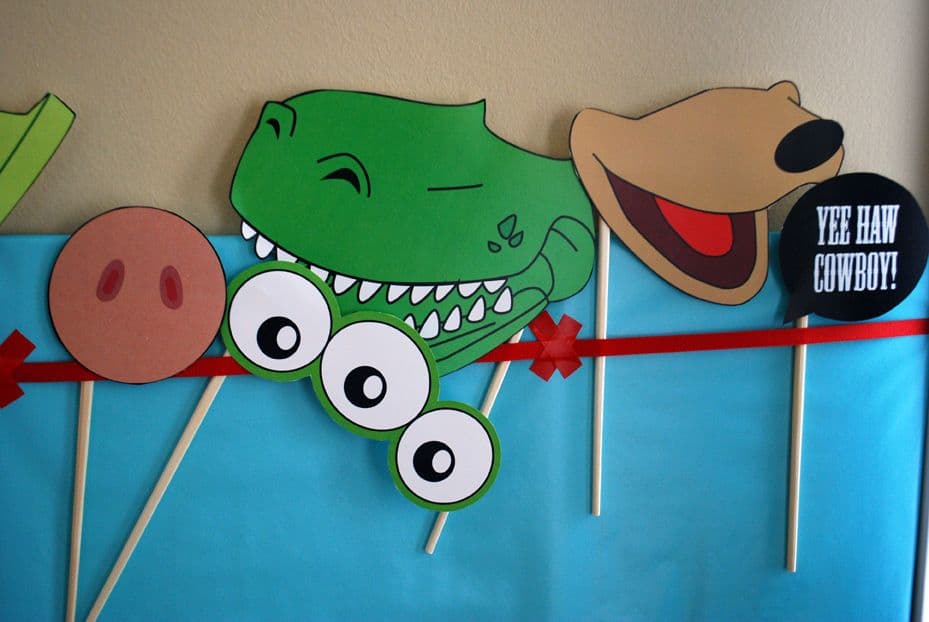 Toy Story Photo Booth Props {free printable PDF} | Toy story birthday, Toy story birthday party, Toy story party