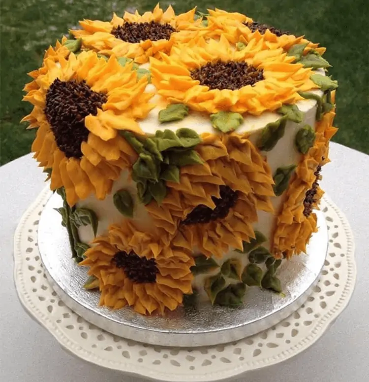 Realistic Sunflower Cake