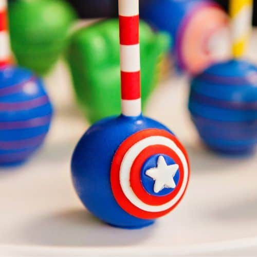 Cap’s Shield on a Cake Pop