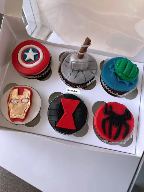 DIY Cupcakes with the Avengers’ Symbols