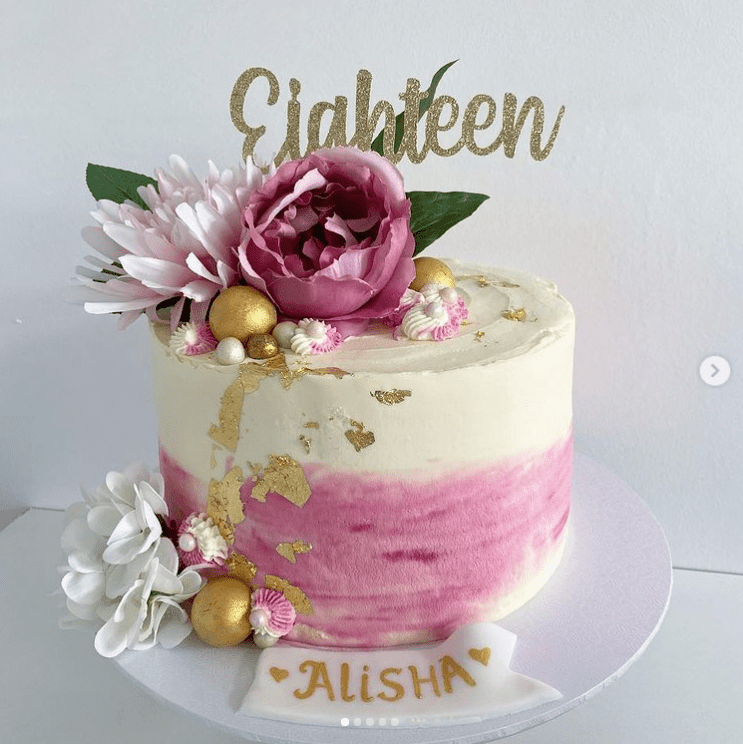 Classy white, pink, and gold flower cake 