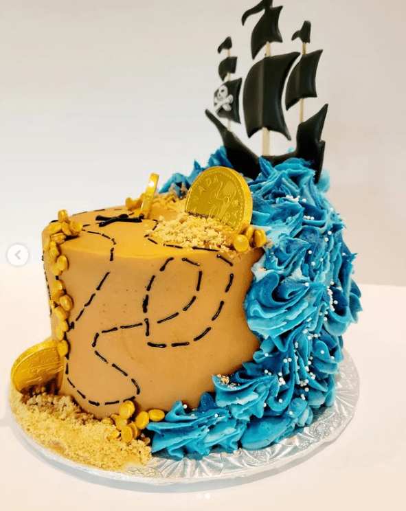 a treasure map cake