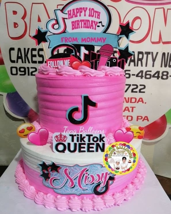 Queen of TikTok Cake Idea