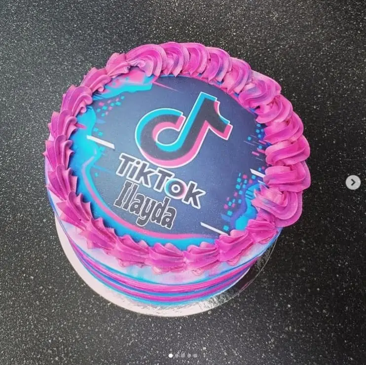 TikTok Buttercream Smash Cake Idea