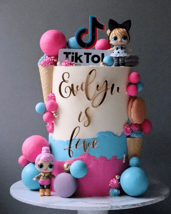 TikTok Influencers Cake Idea