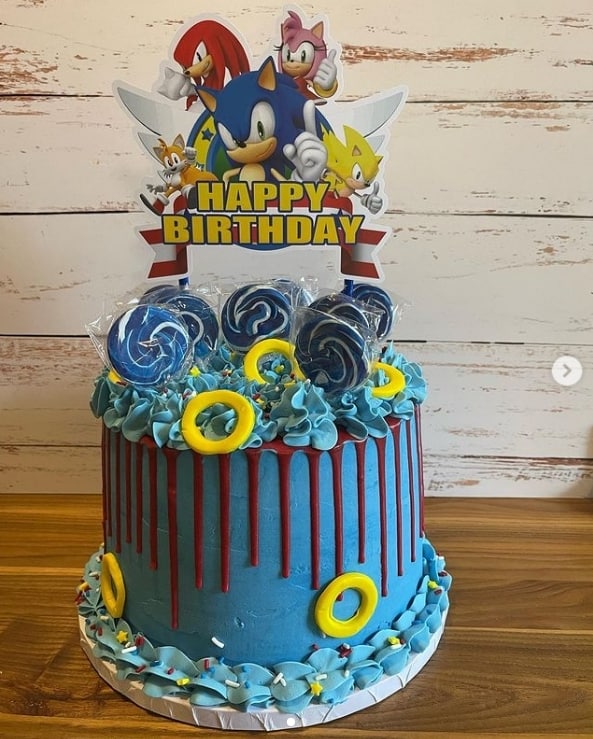 drip birthday sonic cake