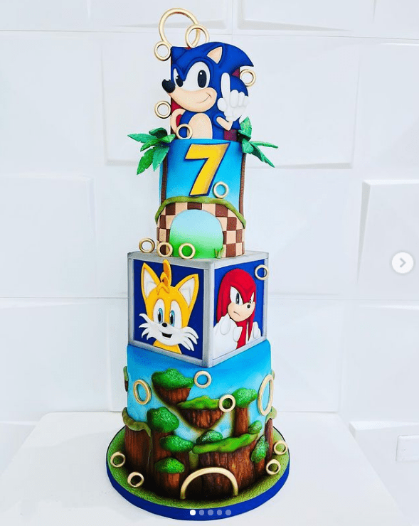 sonic cartoon cake